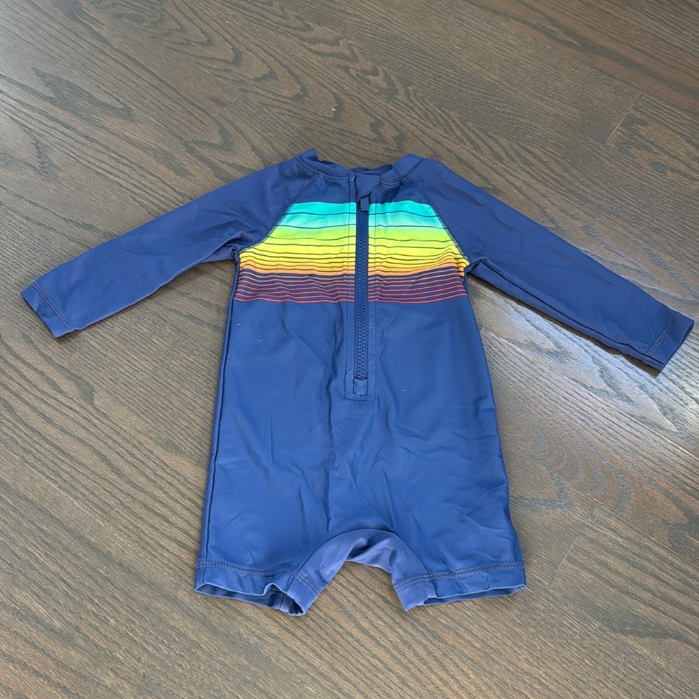 Old Navy Baby Long Sleeve Rainbow Rash Guard Swimsuit Blue 6–12M